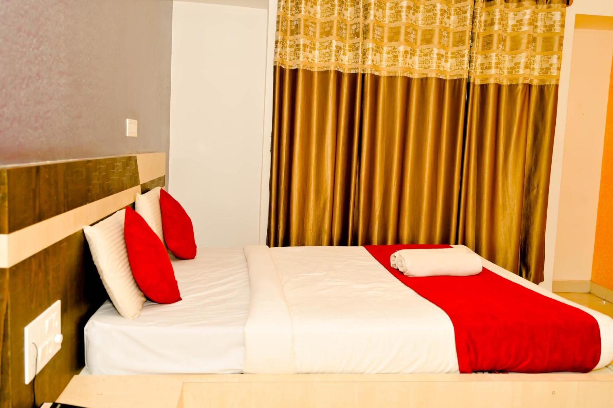 Hotel Townhouse Mk à Chikmagalūr Extérieur photo